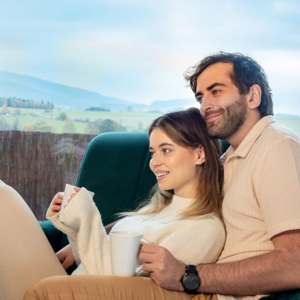 Przytulająca się para